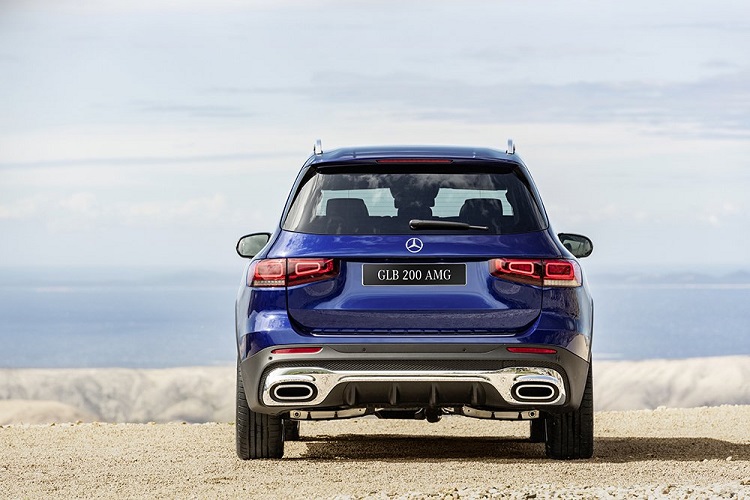 đuôi xe Mercedes GLB 200 AMG